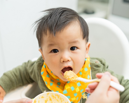How to Help Babies and Toddlers Enjoy Mealtimes